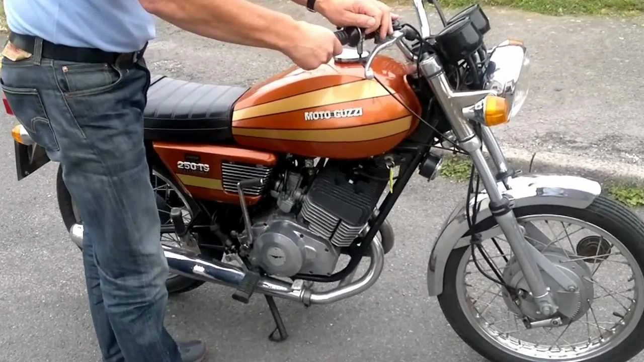 Moto Guzzi 250 TS