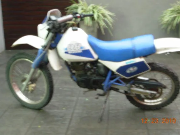 Suzuki DR 125