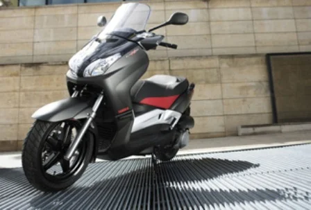 Yamaha X-MAX 250