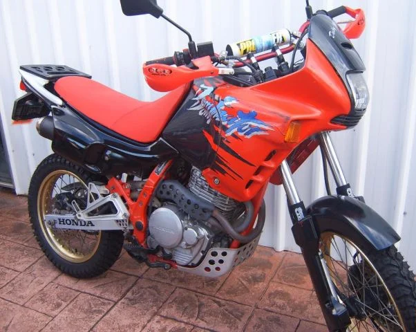 Honda NX 650 Dominator