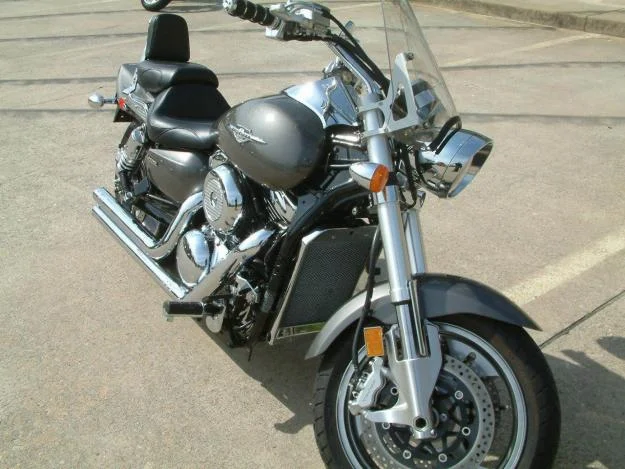Suzuki Boulevard M95