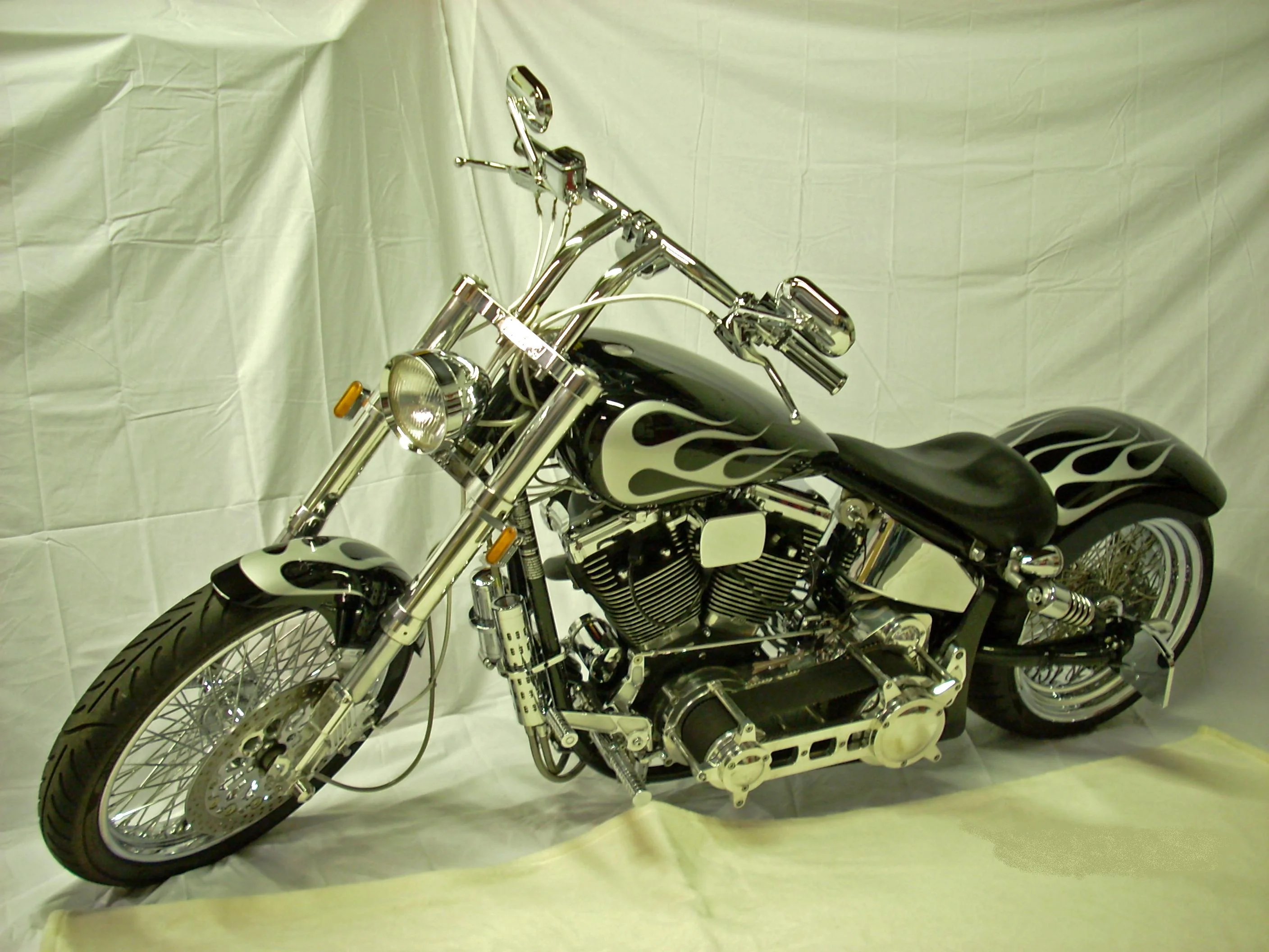 Titan Gecko 2000