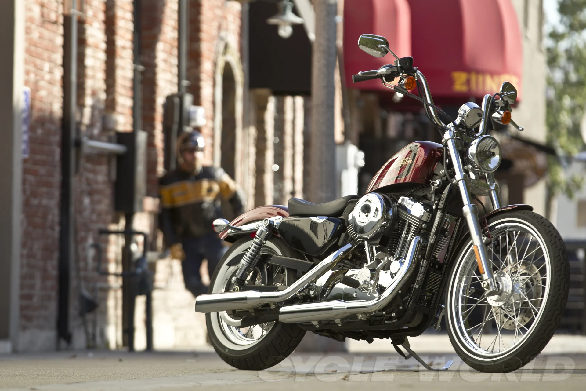 Harley-Davidson Sportster Seventy-Two Dark Custom