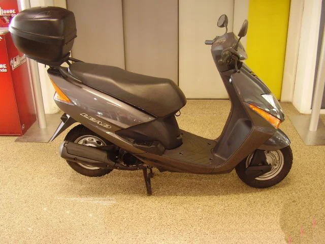 Honda SCV 100 Lead