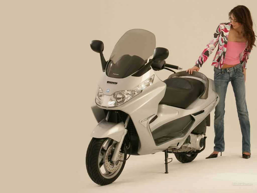 Piaggio X8 250