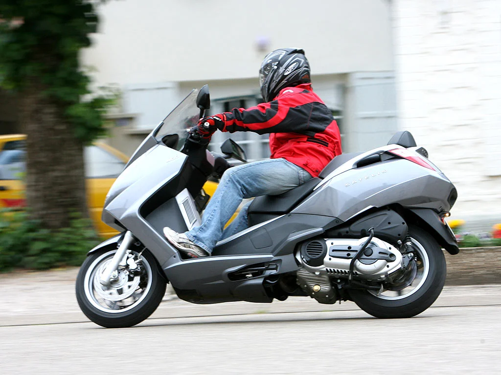 Peugeot Satelis 400