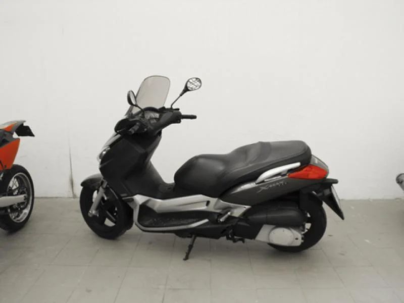 Yamaha X-MAX 250