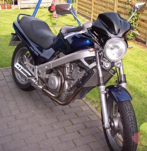 Honda NTV 650 Revere
