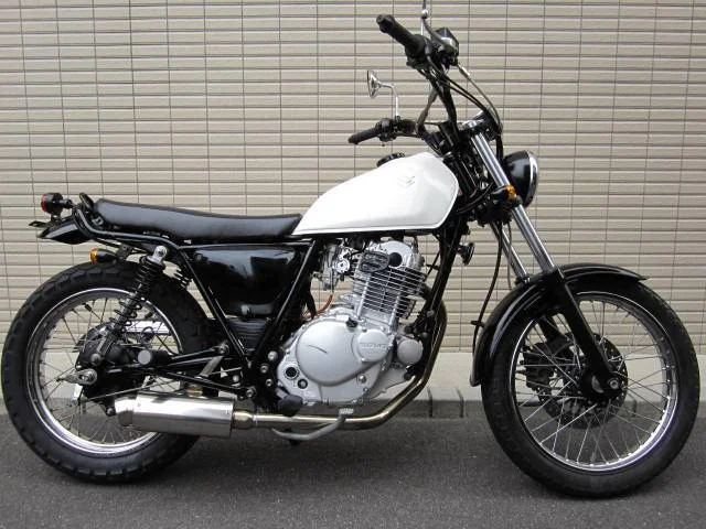 Suzuki Grass Tracker