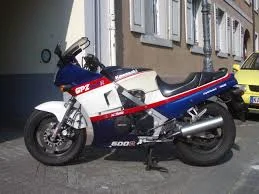 Kawasaki GPZ 600 R (reduced effect #2)