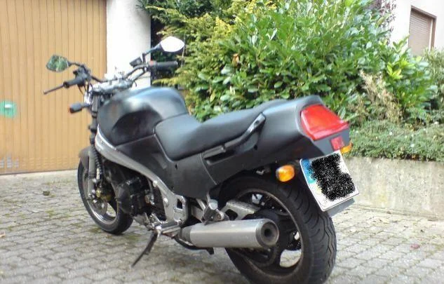 Suzuki GSX 1100 F