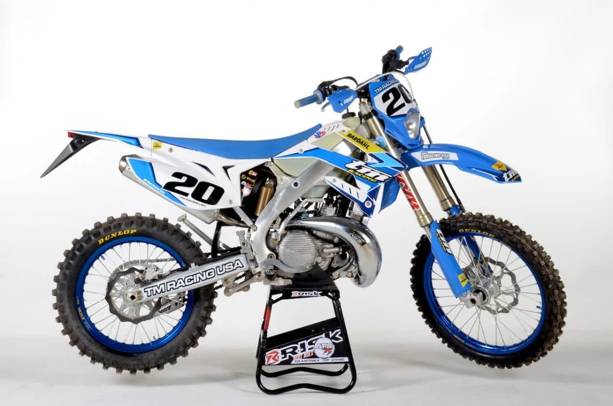 TM EN 300 Fi ES 2T