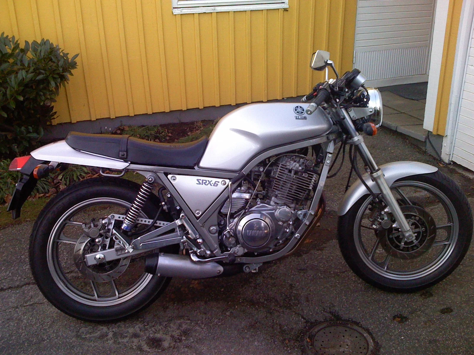 Yamaha SRX 6