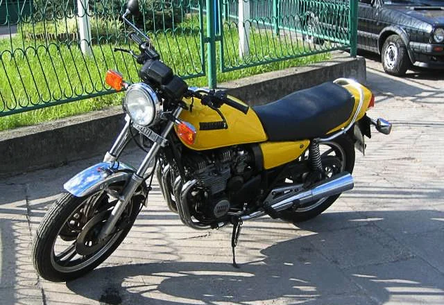 Yamaha XJ 550