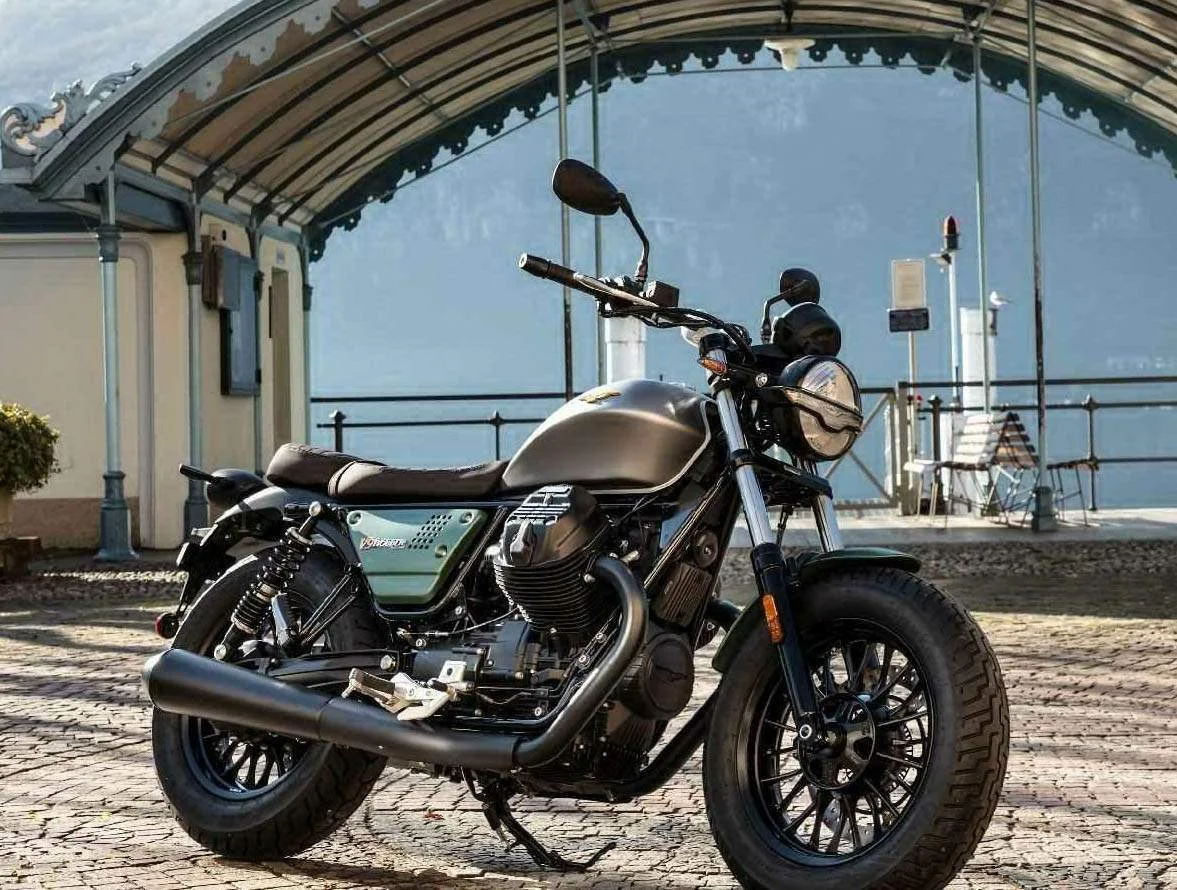 Moto Guzzi V9 Bobber Sport