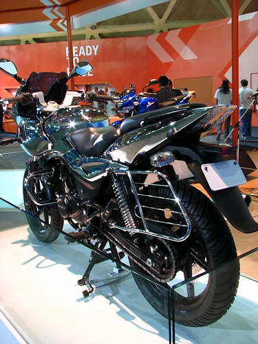 Bajaj Pulsar 220 DTS-FI