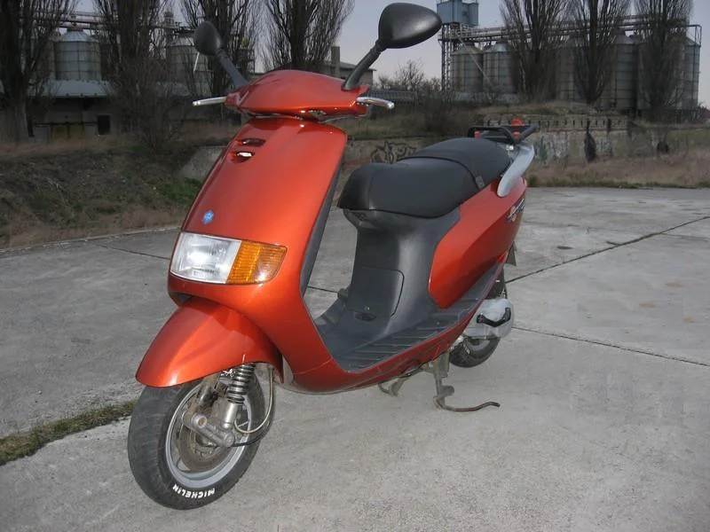 Piaggio Sfera RST 125