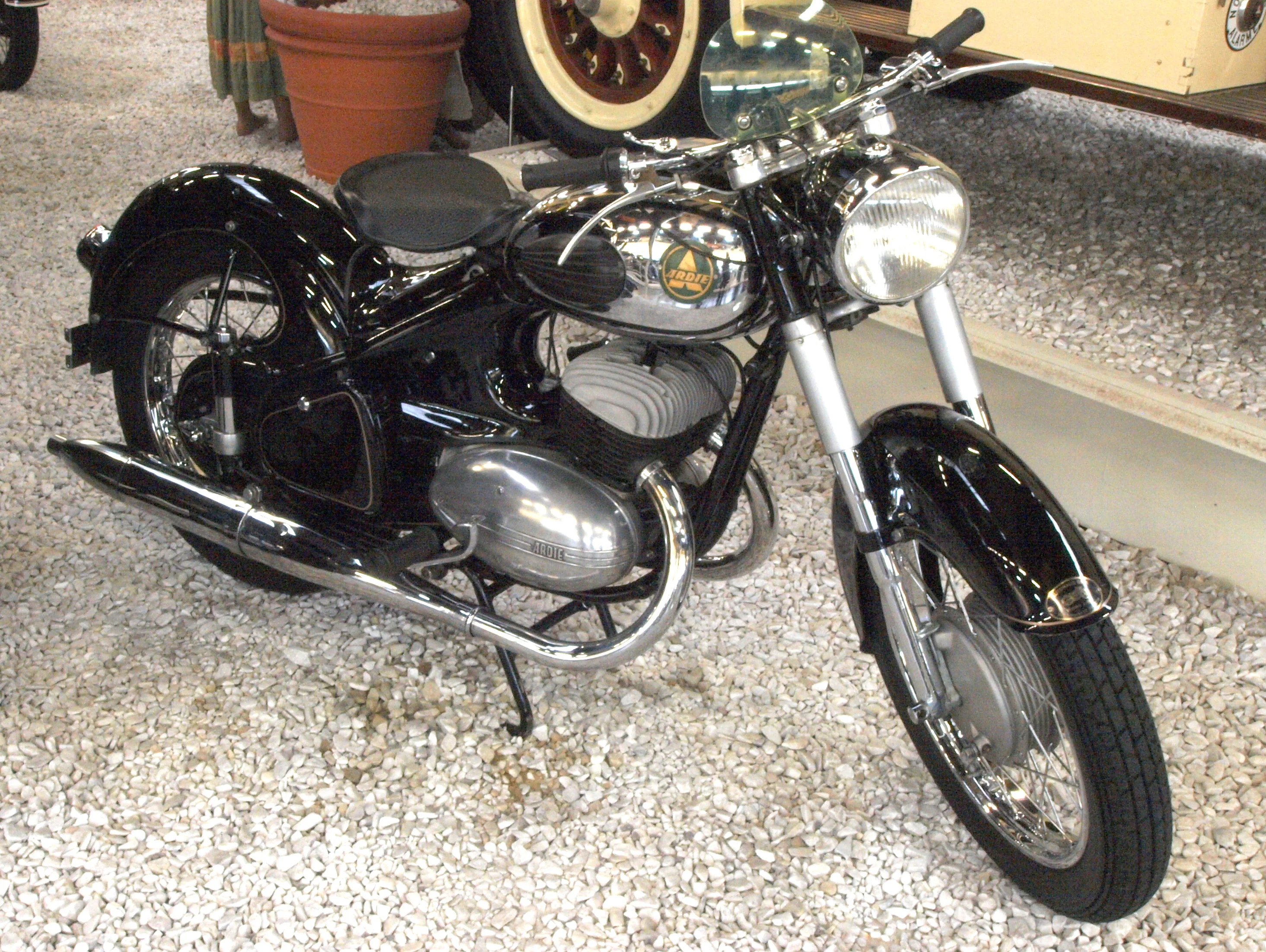 Ardie BZ 350