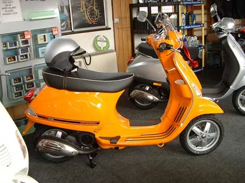 Vespa Zafferano 50