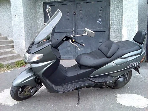 Suzuki Burgman 400