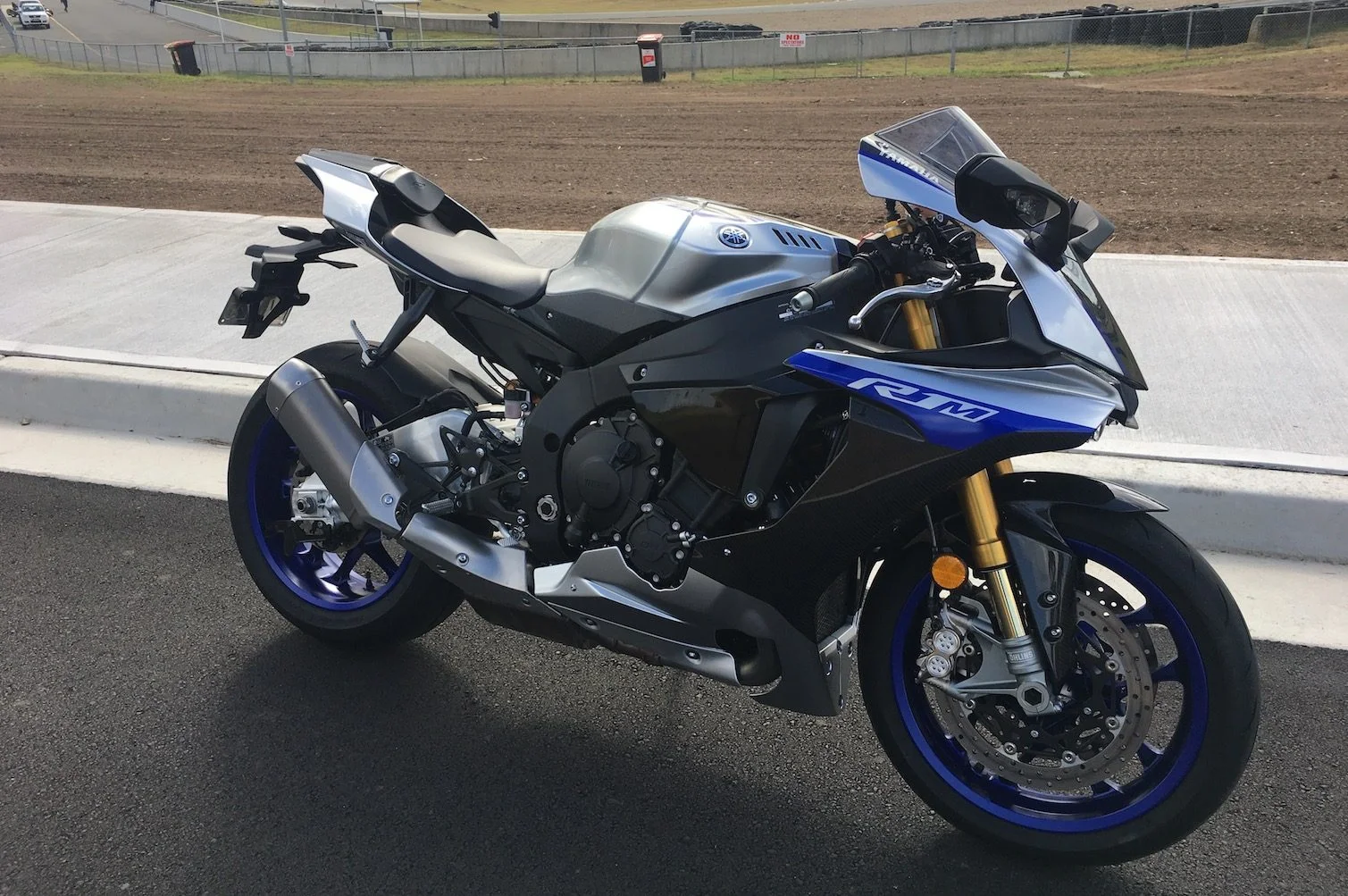 Yamaha YZF-R1M