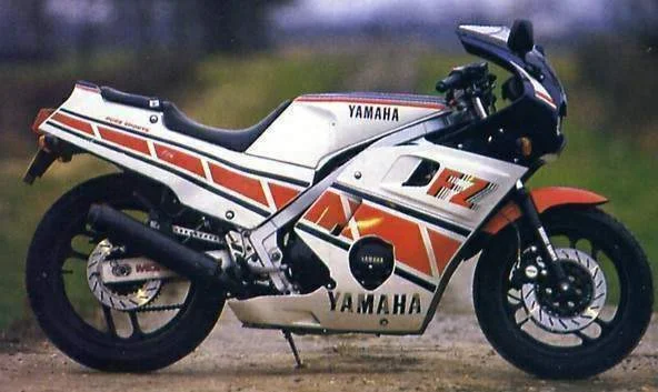Yamaha FZ 750
