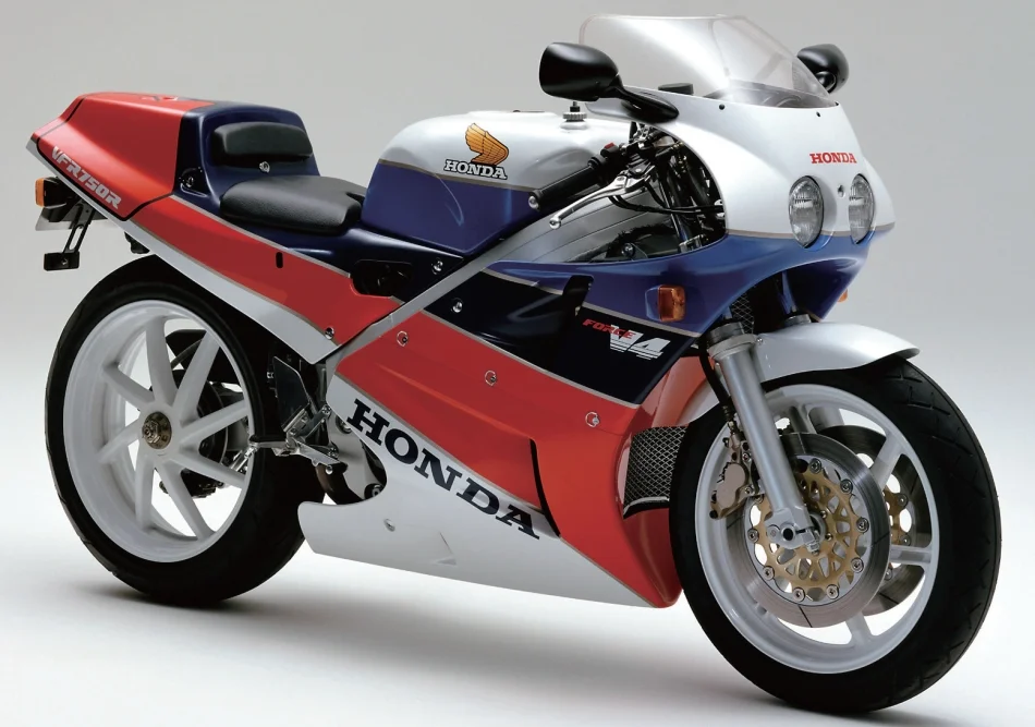 Honda VFR 750 R - RC 30