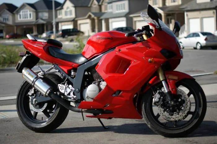 Hyosung GT250R