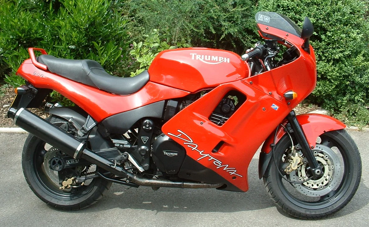 Triumph Daytona 900