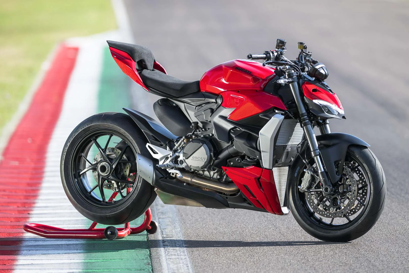 Ducati Streetfighter V2
