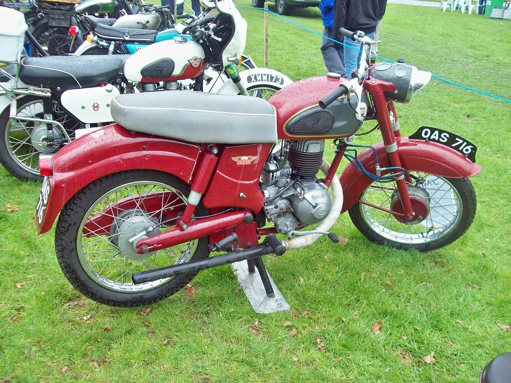 James L25 Commodore