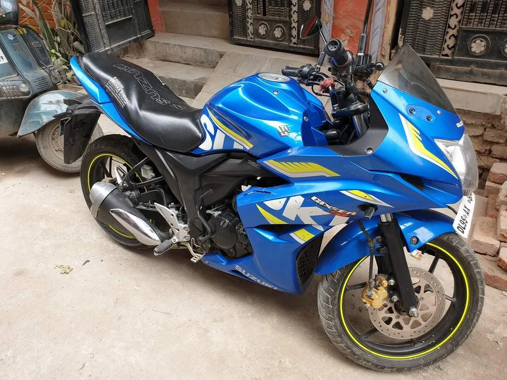 Suzuki Gixxer SF
