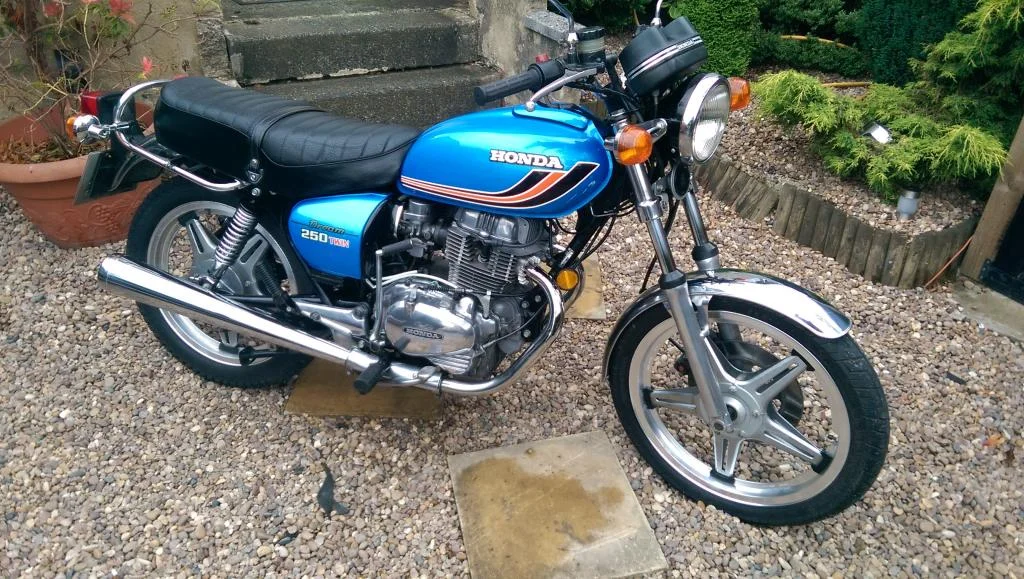 Honda CB 400 T