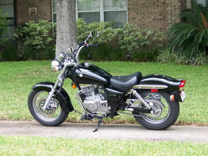 Suzuki GZ250