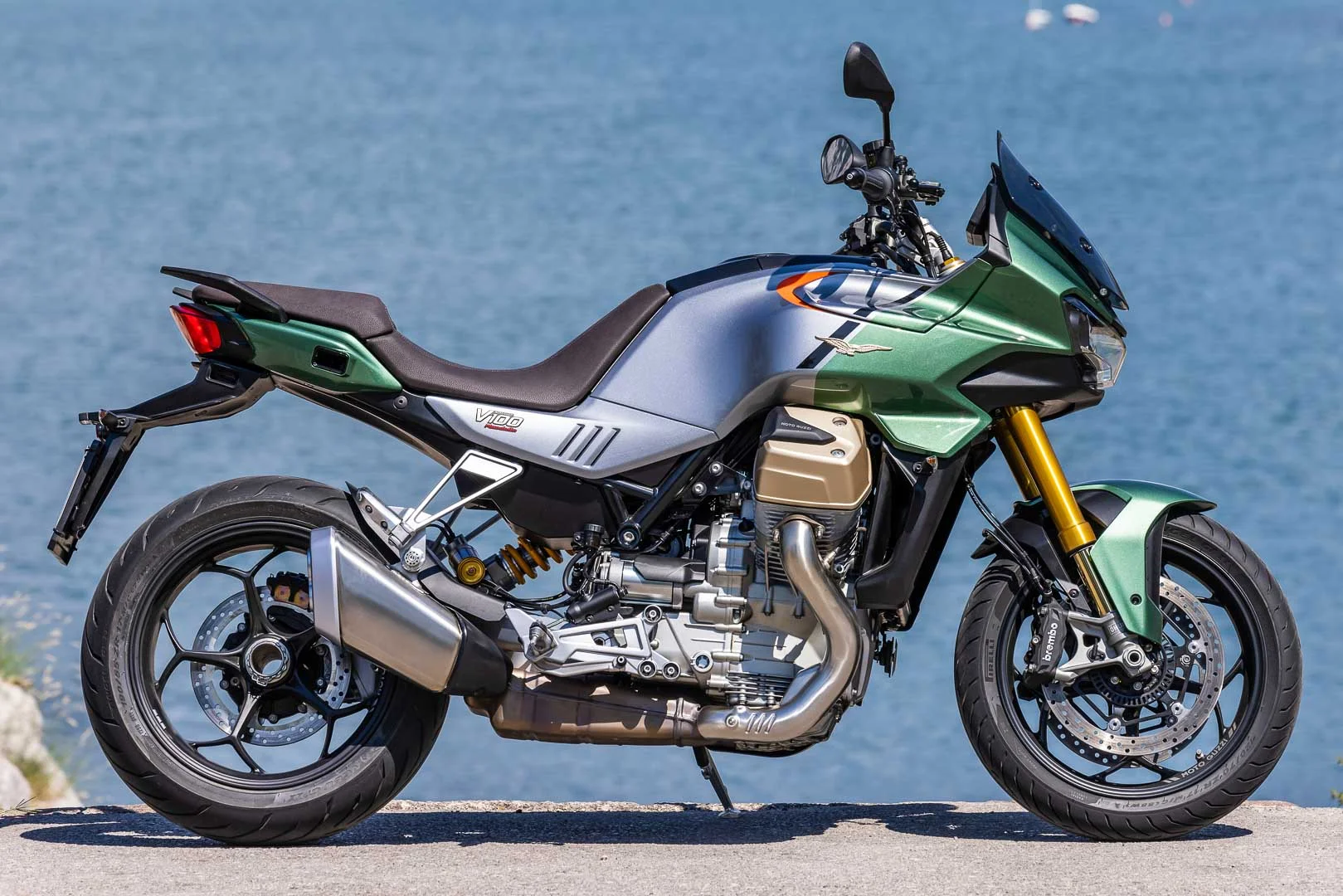 Moto Guzzi V100 Mandello S 2023