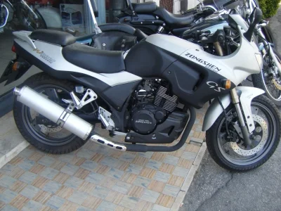 Azel GS 250