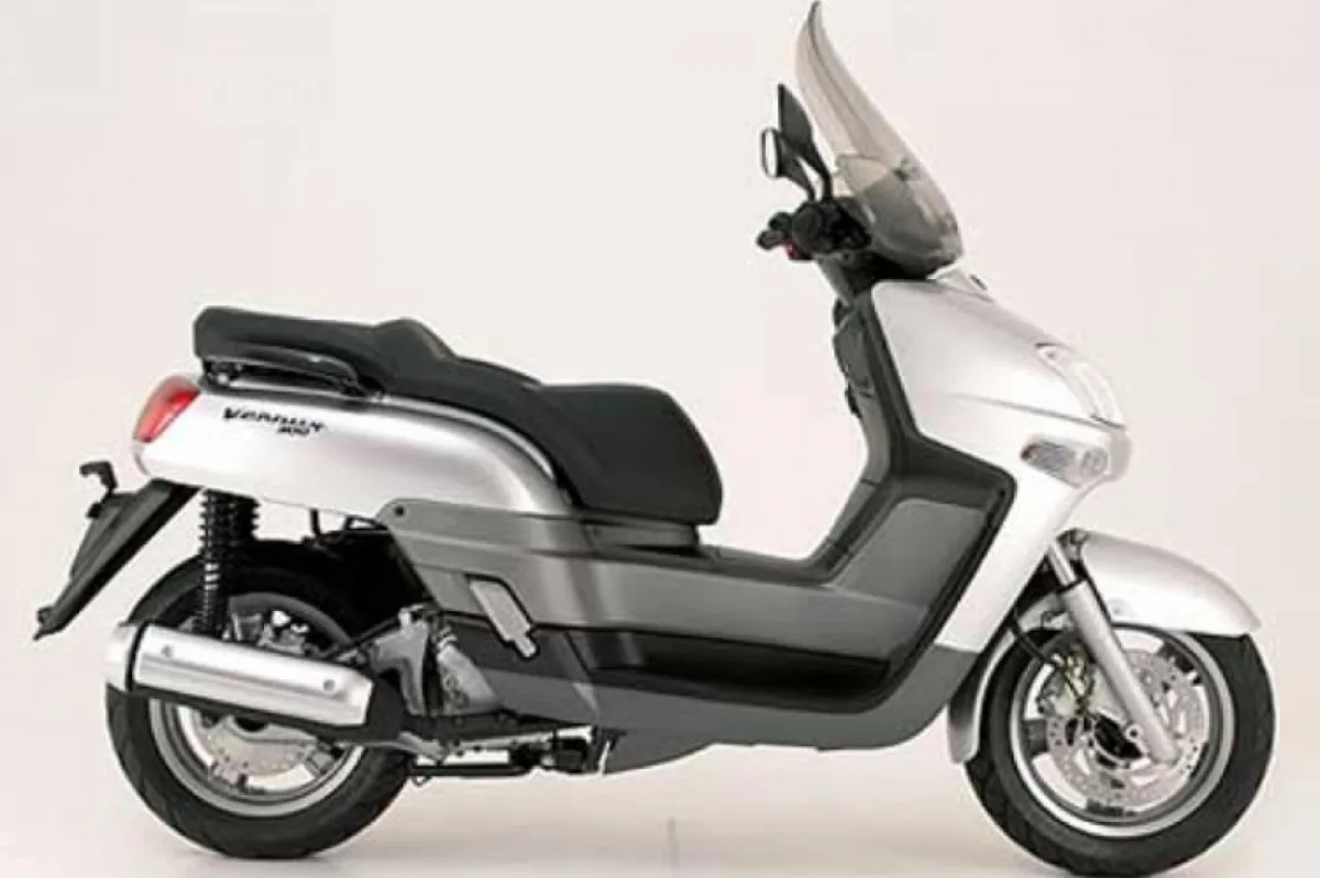 Yamaha 300 Versity