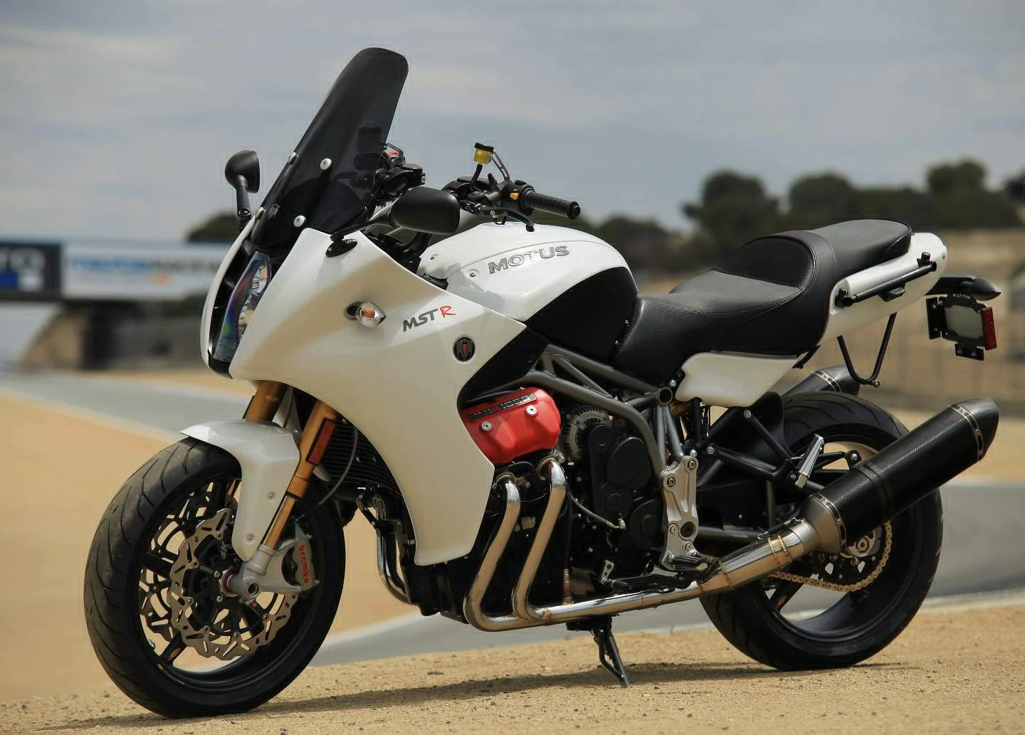 Motus MSTR