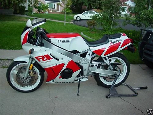 Yamaha FZR 400