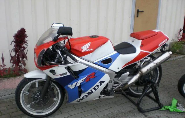 Honda VFR 400 R