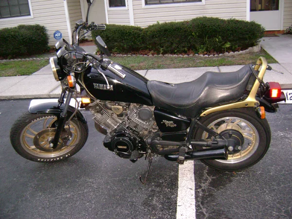 Yamaha XV750 Virago