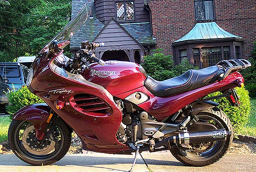 Triumph Trophy 900
