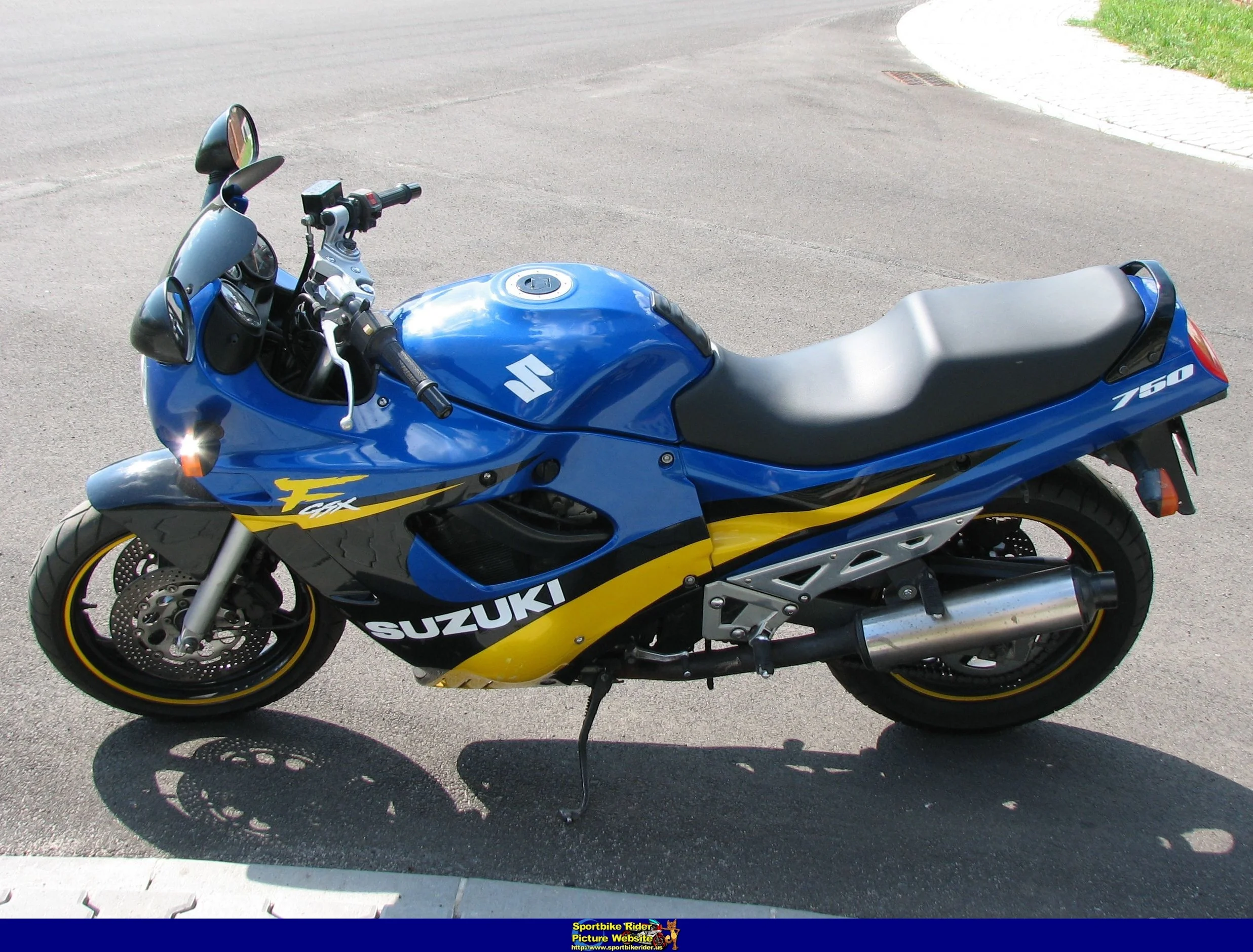 Suzuki GSX 750 F