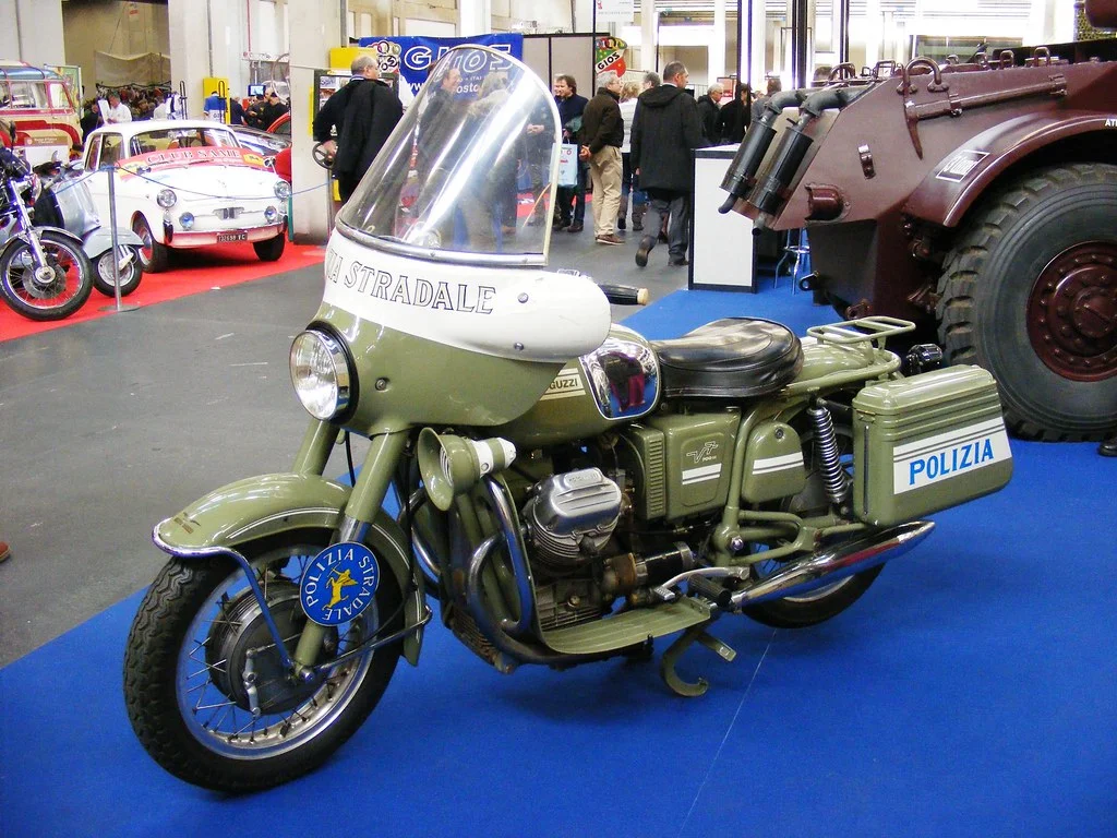 Moto Guzzi V7 Polizia Stradale