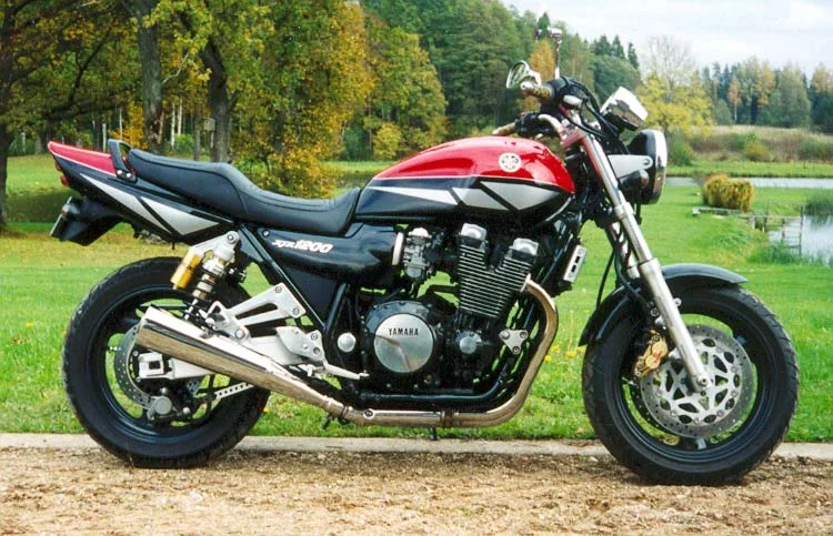 Yamaha XJR