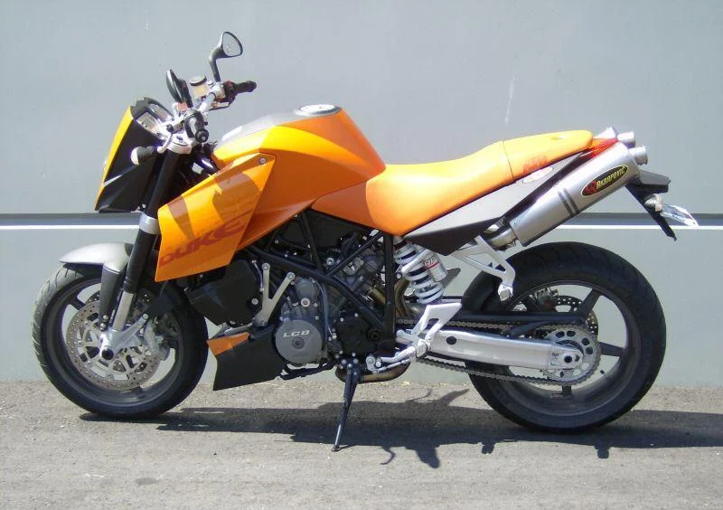 KTM 990 Super Duke Orange