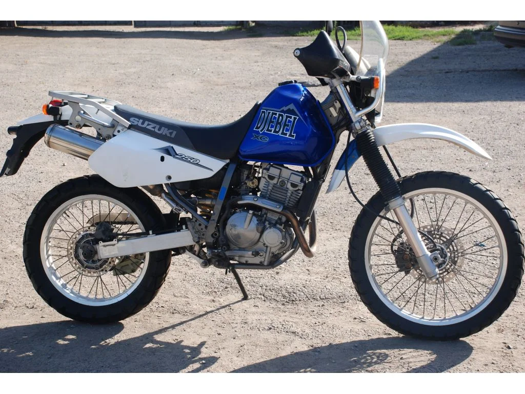 Suzuki Djebel 250 XC