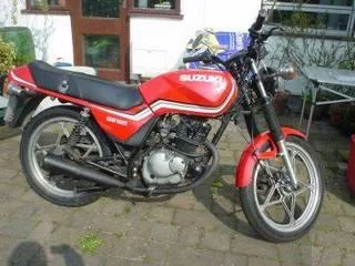 Suzuki GS 125 ESF