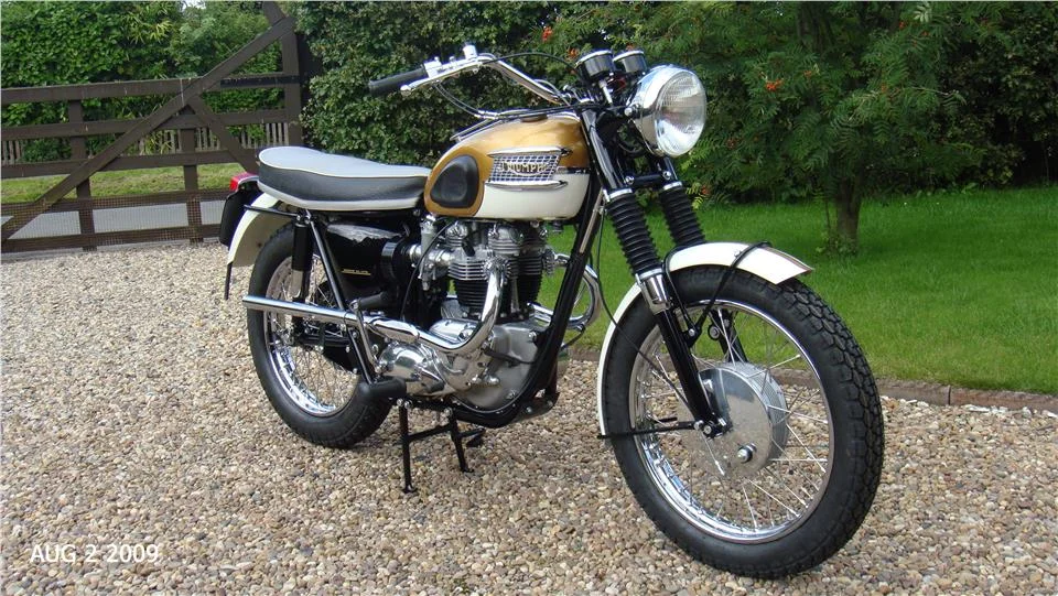 Triumph T120 C Bonneville