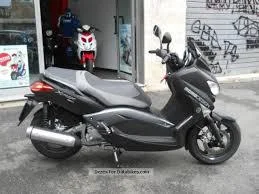 Yamaha X-MAX 250 MOMO Design